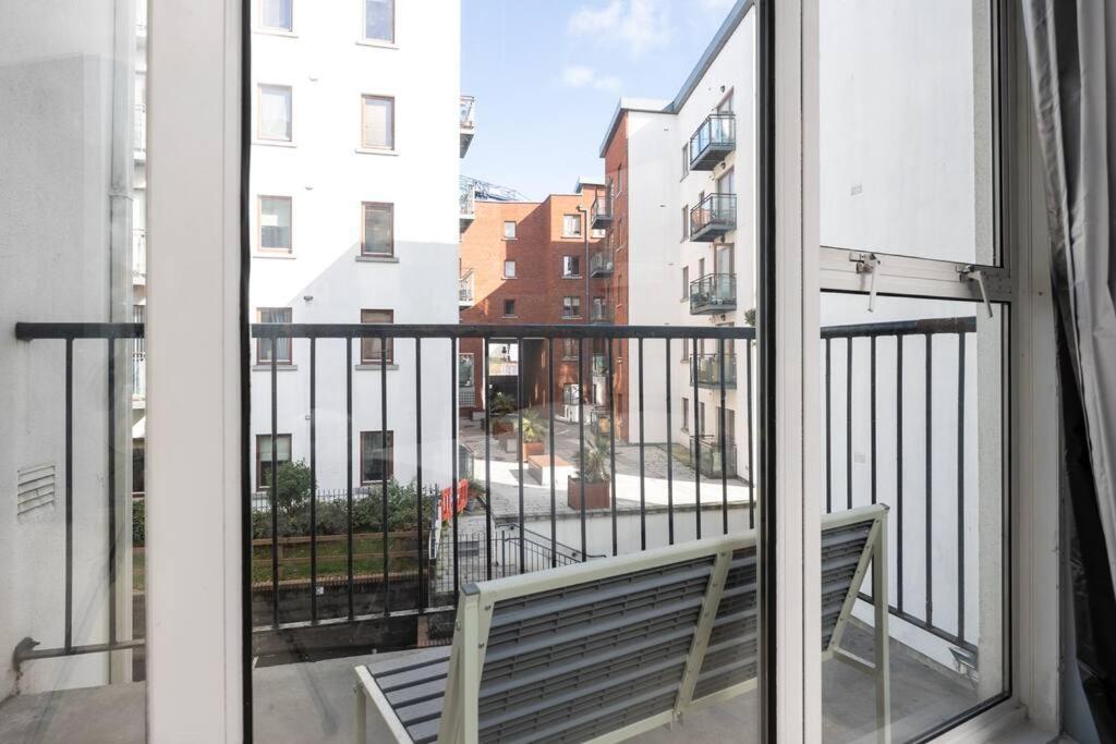 2bed Flat With Private Balcony And Fireplace Appartement
