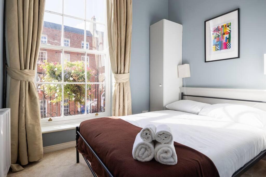 Appartement 2bed Flat With Private Balcony And Fireplace